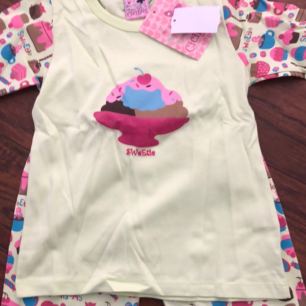 Pajama - Picture 2 of 2